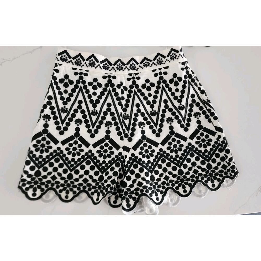 ZARA Scallop Hem Button Up Shirt & Short Set Contrast Embroidery Size Medium - Picture 5 of 15